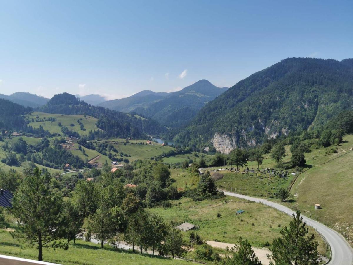 Apartman Bugar Mitrovac Esterno foto